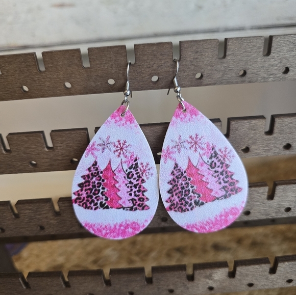 VEGAN LEATHER CHRISTMAS TREE DANGLE EARRINGS - Picture 2 of 3
